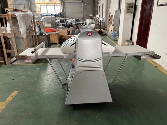 220V/380V Вертикальный лист теста 6,5 кг Максимальный вес теста Регулирующий диапазон ролика 0,5-38 мм